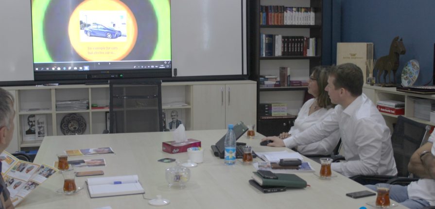 Almaniyanın lexSolar şirkətinin nümayəndələri Hədəf STEM Liseyində