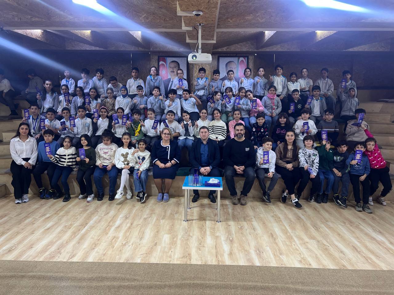 Hədəf Liseyidə tanınmış aktyor Kamal Yaşarla maraqlı görüş keçirildi