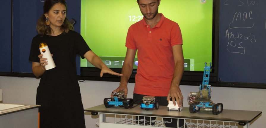 Hədəf Liseyində sıralarımıza yeni qatılmış müəllimlərimiz üçün “Elektron lövhənin istifadə qaydası və liseyin texniki avadanlıqları” mövzusunda iki günlük təlim keçirilmişdir