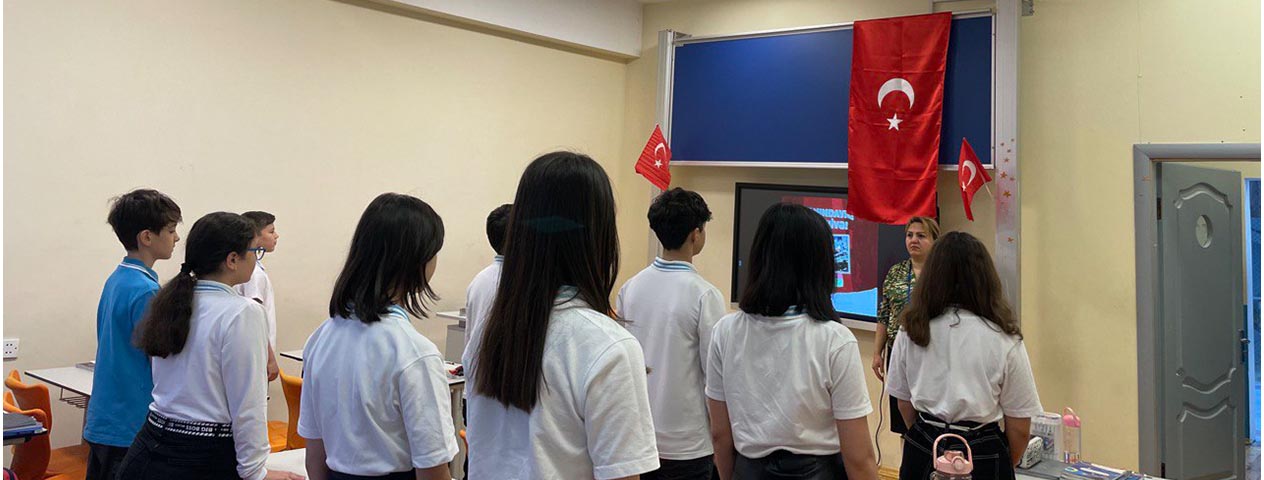 Hədəf şirkətlər qrupu Türkiyədə baş verən zəlzələ nəticəsində həlak olan soydaşlarımızın xatirəsini bir dəqiqəlik sükutla yad etdi.