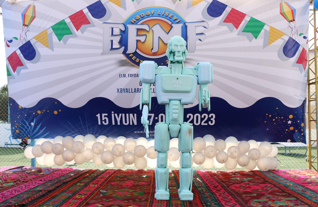 Hədəf STEAM Liseyinin Abşeron filialında Qurtuluş Gününə həsr olunmuş EFMF  festivalı keçirildi.