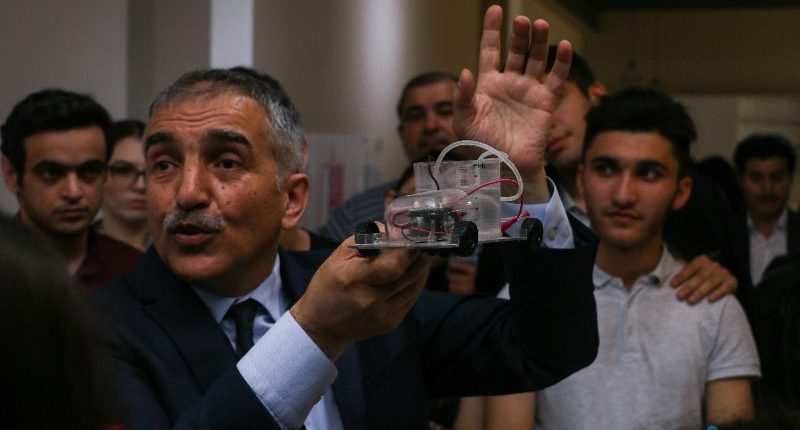İnteraktiv Elm Muzeyi açıldı