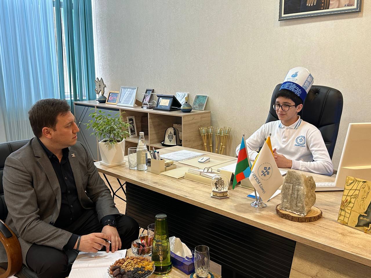 Лицей Билгеси Мурад Гасанли исполнил обязанности исполнительного директора на один день