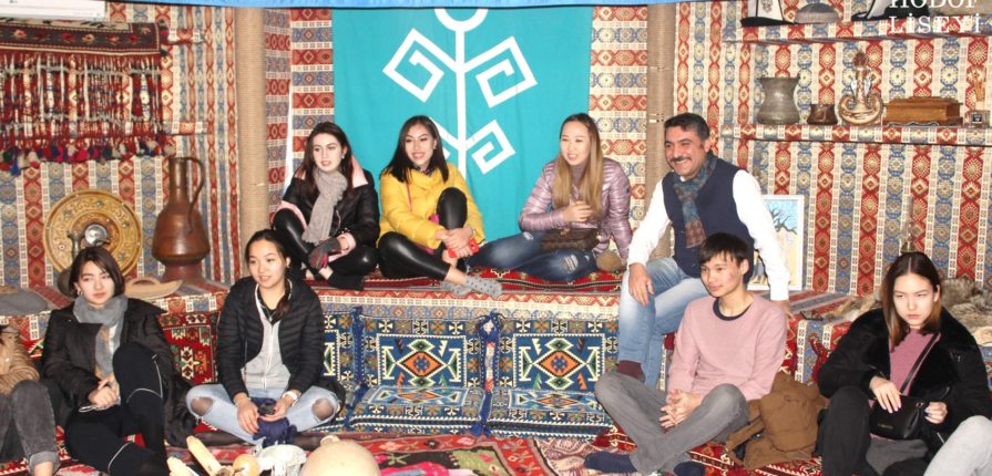 Qazaxıstanlı tələbələr Hədəf Liseyində…