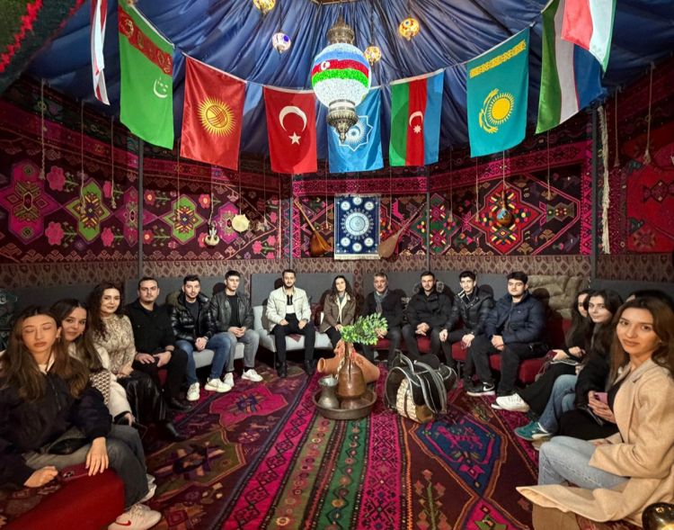 Türkiyəli tələbələr Hədəf STARS Liseyini ziyarət ediblər